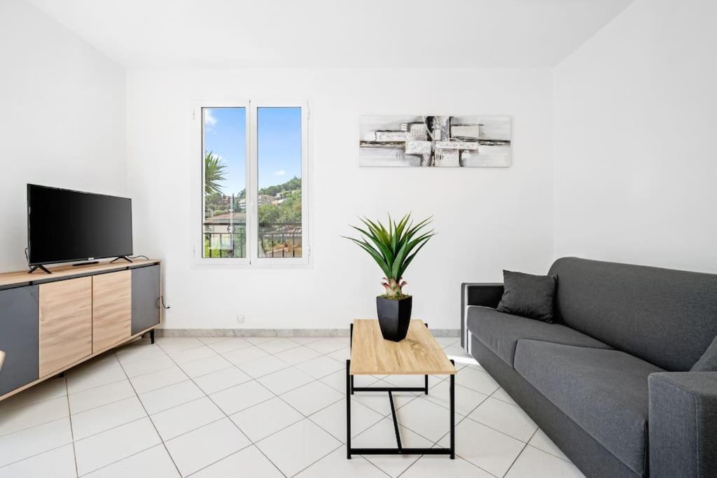 La Villa Julia - Calme - Spacieux - Parking Prive - Climatisation Menton Exterior photo